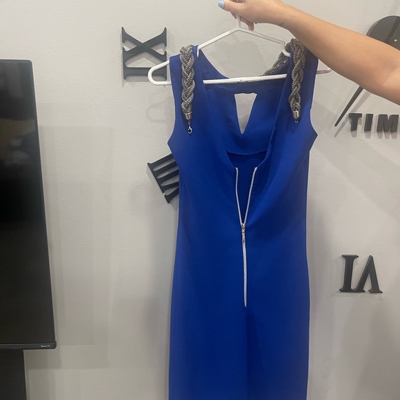 Dresses - Picture 8 of 12